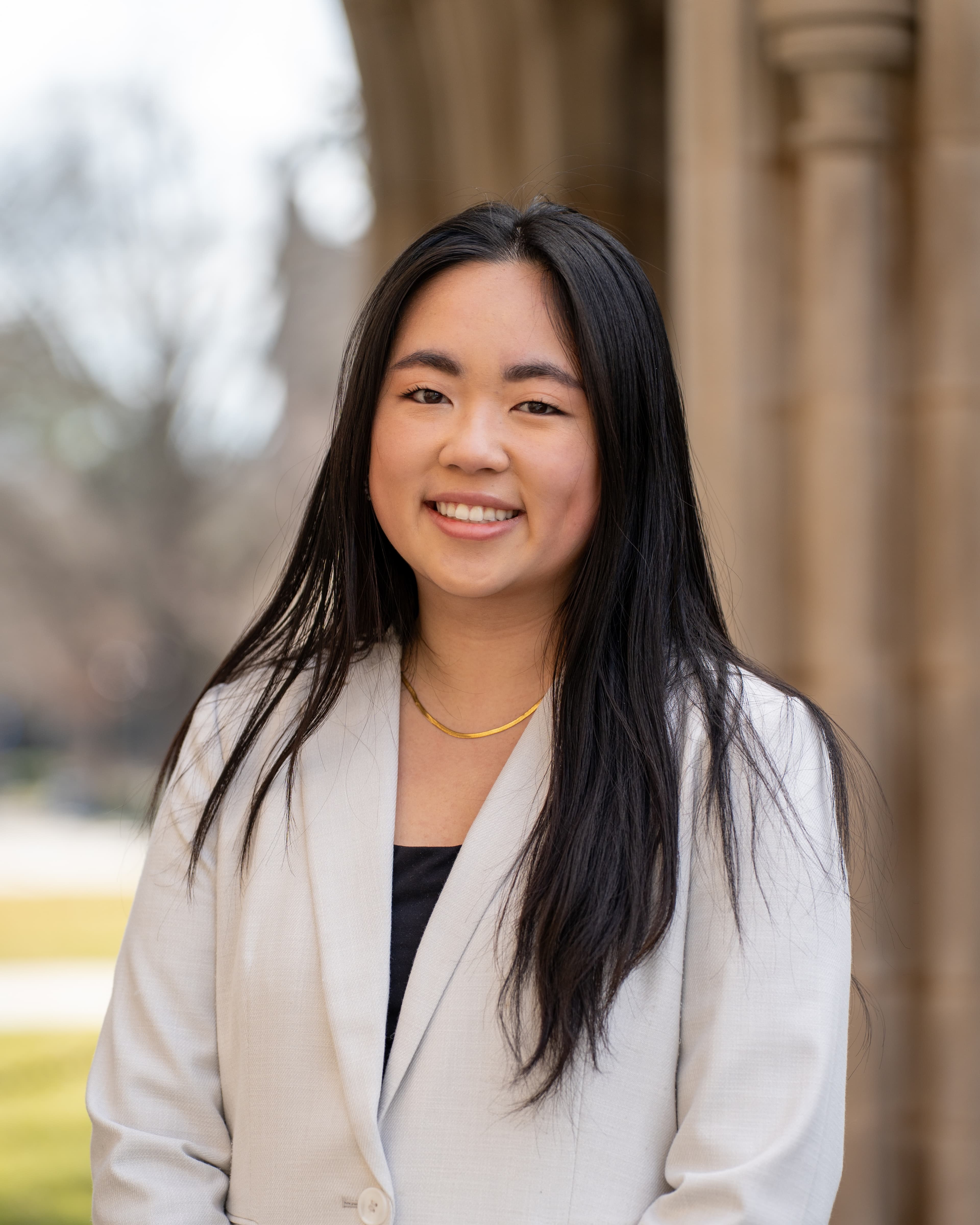 Emily Zou headshot